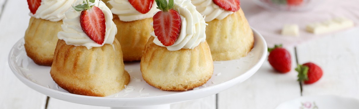 סברינות במילוי קרם שוקולד לבן ותותים