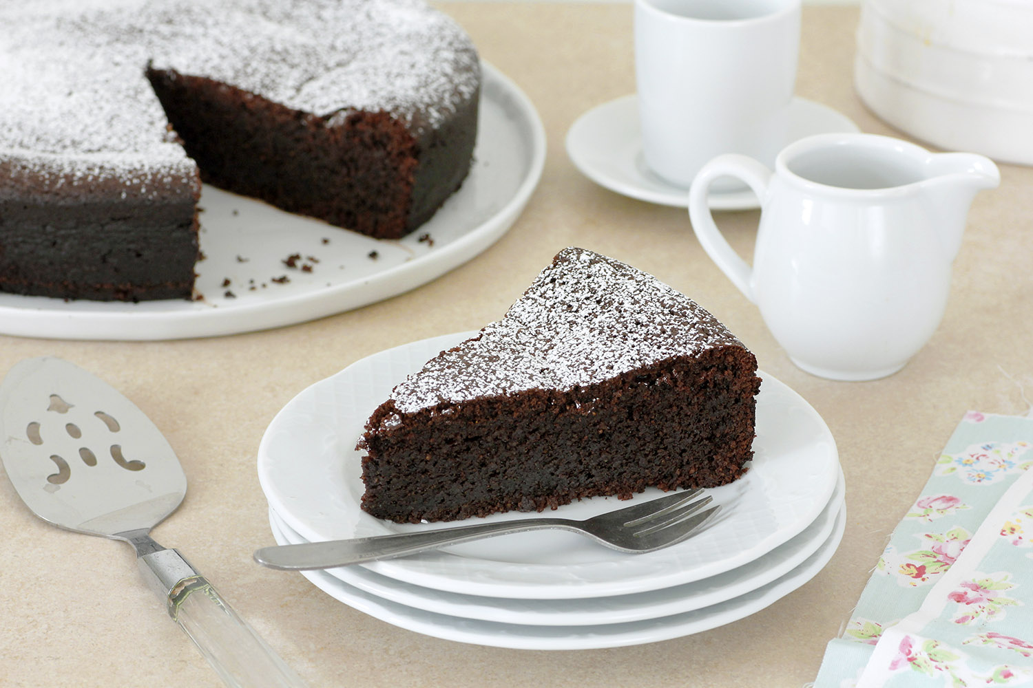 עוגת שוקולד לפסח קלה ומהירה - רגע מתוק