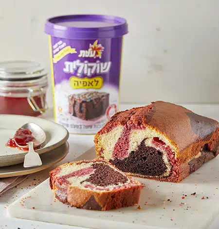 עוגת שיש טריקולור עם שוקולית,