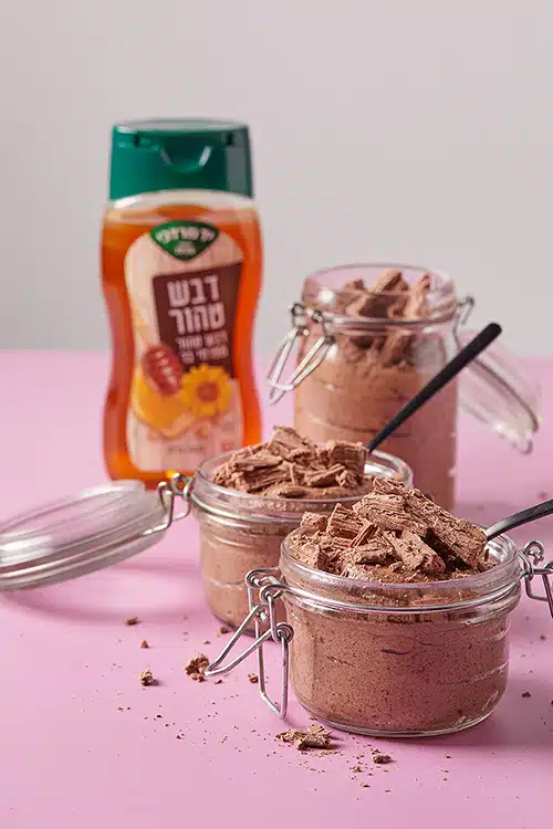 מוס שוקולד ודבש עם מקופלת