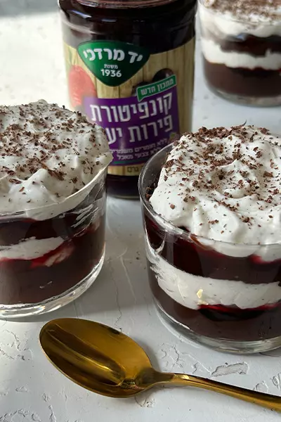 קינוחי כוסות היער השחור