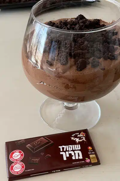 מוס שוקולד וקראמבל קקאו