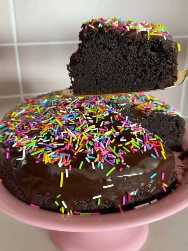 יום עוגת השוקולד הוא אחד הימים האהובים עלינו בשנה! אם תגללו ימינה תגלו כמה ממתכוני עוגת השוקולד הכי אהובים עלינו וגם עליכם. כל המתכונים עכשיו בסטורי וכמובן באתר רגע מתוק💕 מחפשים מתכון ספציפי? כתבו לנו ונשלח לכם בשמחה